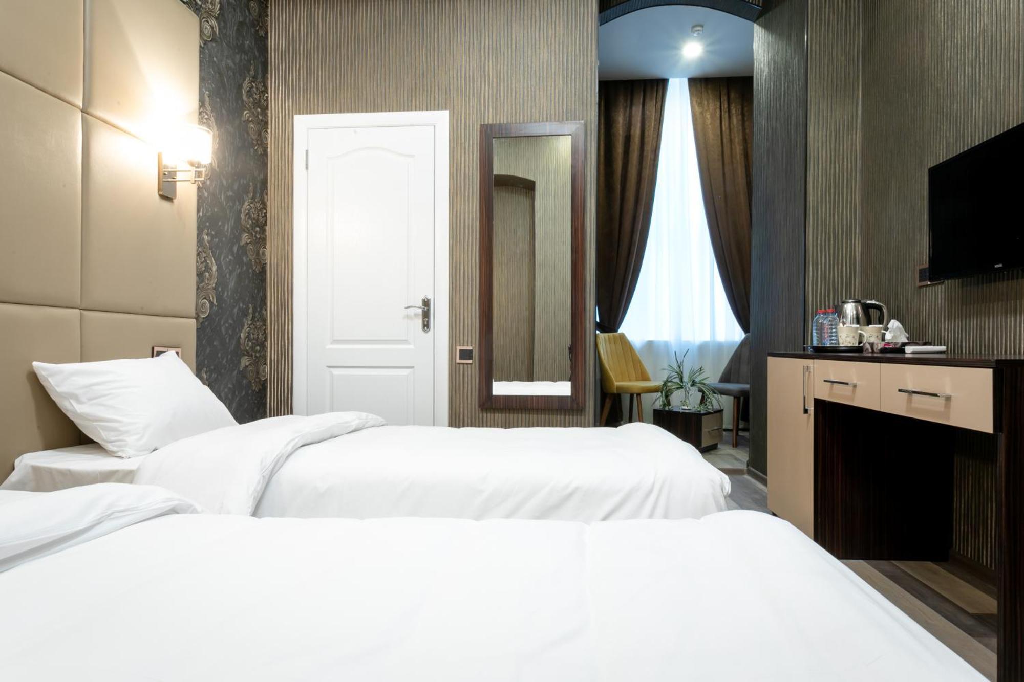 Garden Inn Nizami Hotel Баку Екстериор снимка