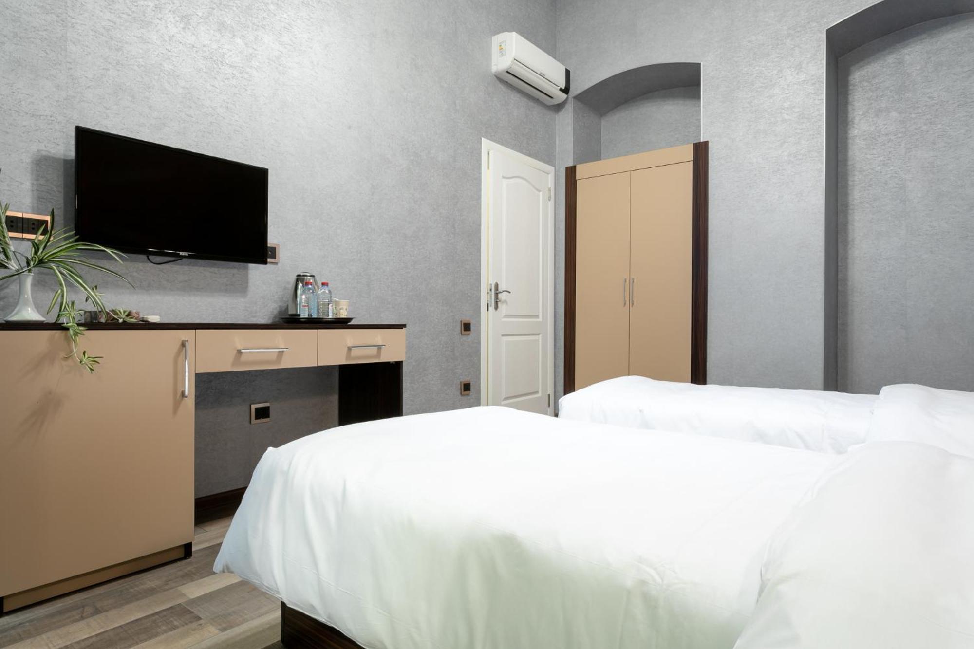 Garden Inn Nizami Hotel Баку Екстериор снимка