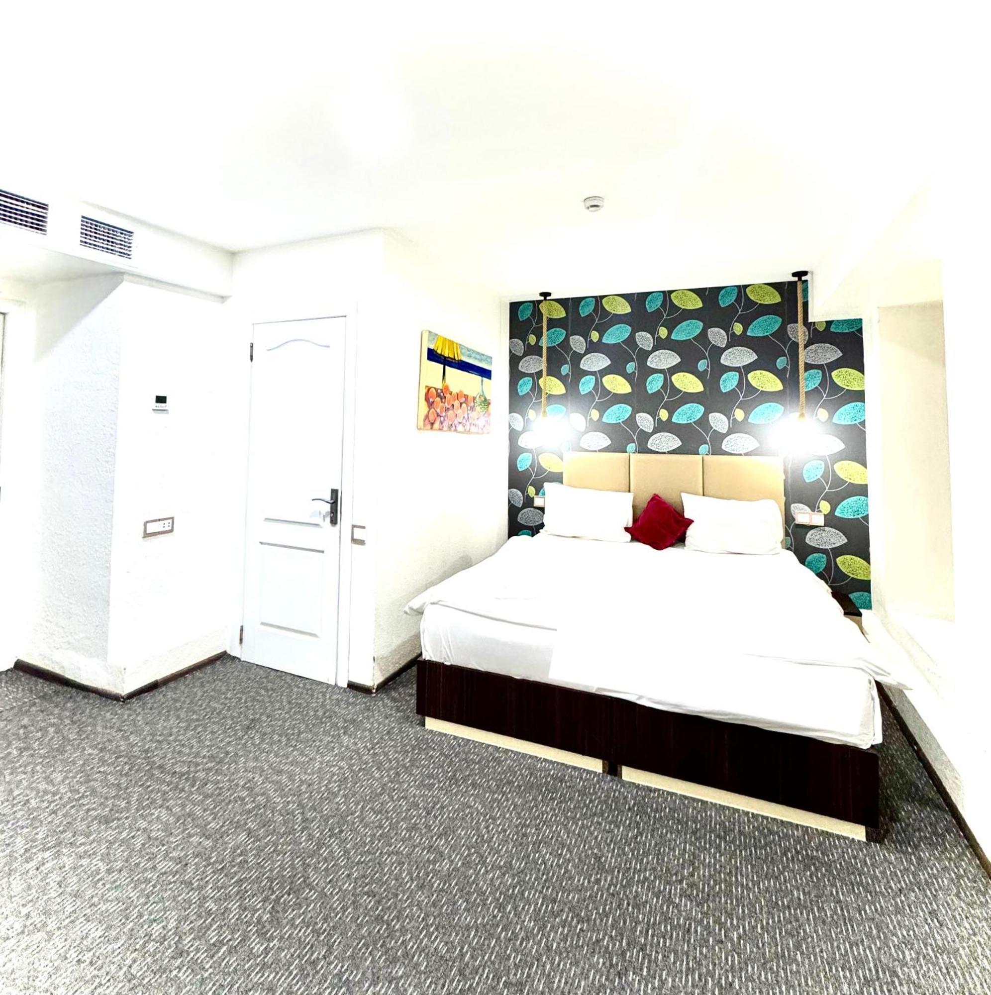 Garden Inn Nizami Hotel Баку Екстериор снимка